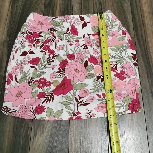 Floral Pear Shape Skirt - Picture 4 of 7